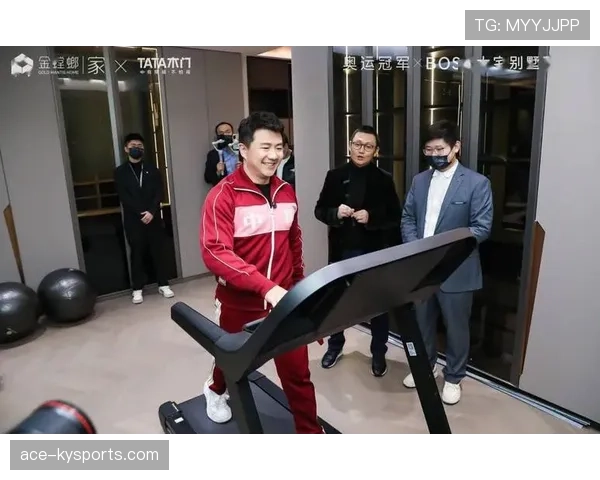 陈一冰退役后住的那套别墅,保洁阿姨说光拖地就要两小时 陈一冰退役后住的那套别墅,保洁阿姨说光拖地就要两小时